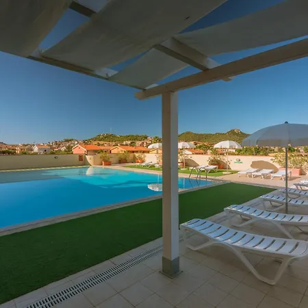 Stylish Le Fontane 2 Bedrapt T6 Sleeps 6 Appartamento *