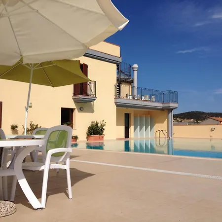 Stylish Le Fontane 2 Bedrapt T6 Sleeps 6 Appartamento *