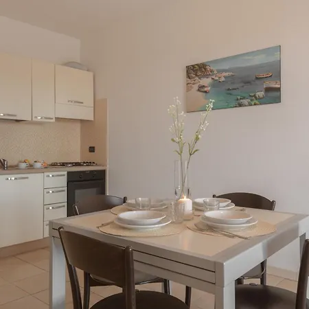 Stylish Le Fontane 2 Bedrapt T6 Sleeps 6 Villasimius