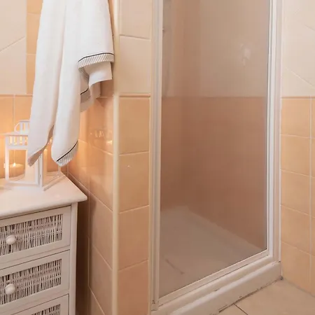 Stylish Le Fontane 2 Bedrapt T6 Sleeps 6 Appartamento *