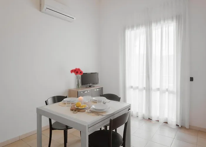 Stylish Le Fontane 2 Bedrapt T6 Sleeps 6 Villasimius